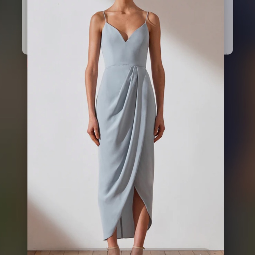 🌟NEW Shona Joy tulip hem light blue dress size 4